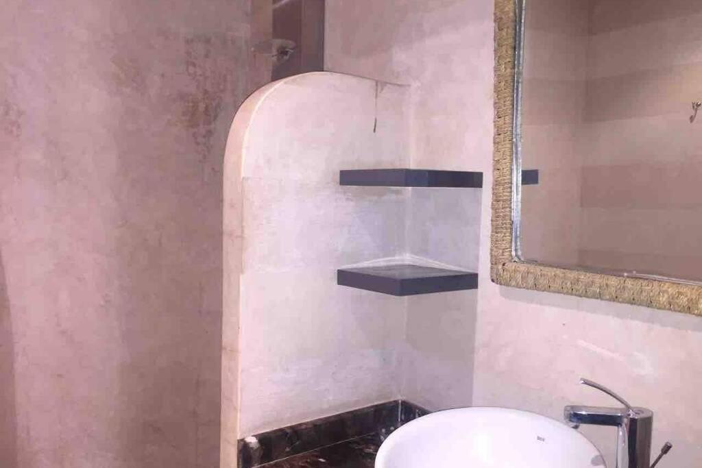 Appartement Tout Confort Avec Possibilite Transport Aeroport Marrakesh Buitenkant foto